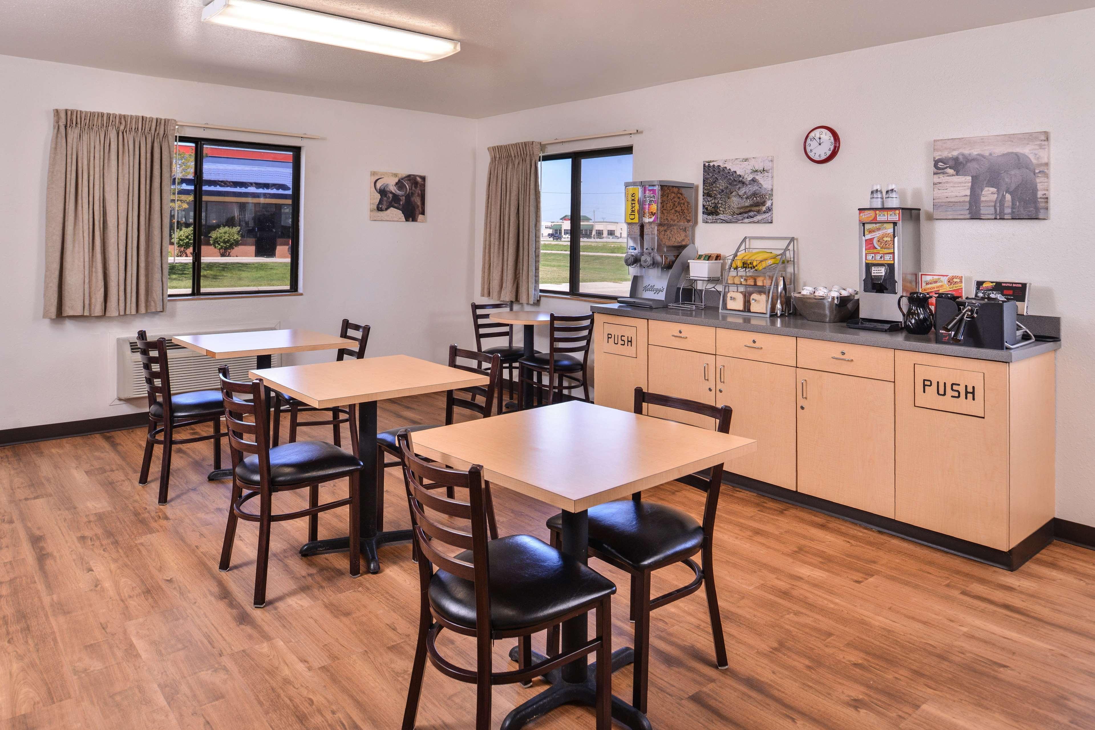 Americas Best Value Inn Missouri Valley Exterior foto